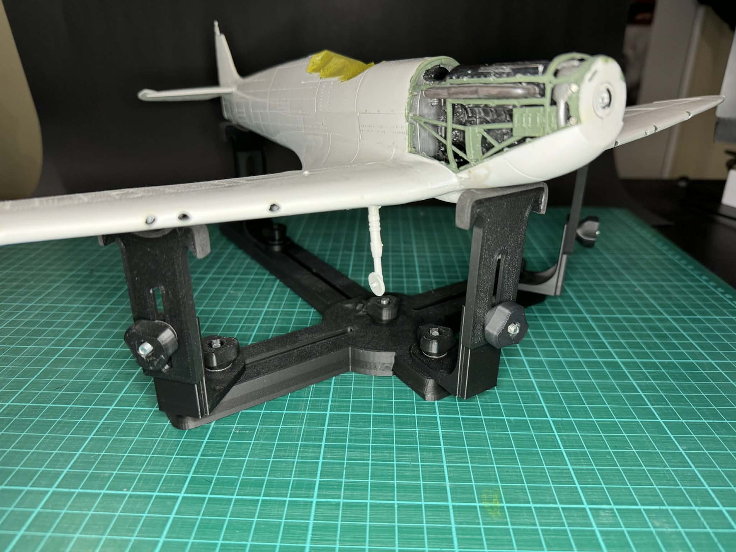 Adjustable Scale Models Painting Stand - New Design!